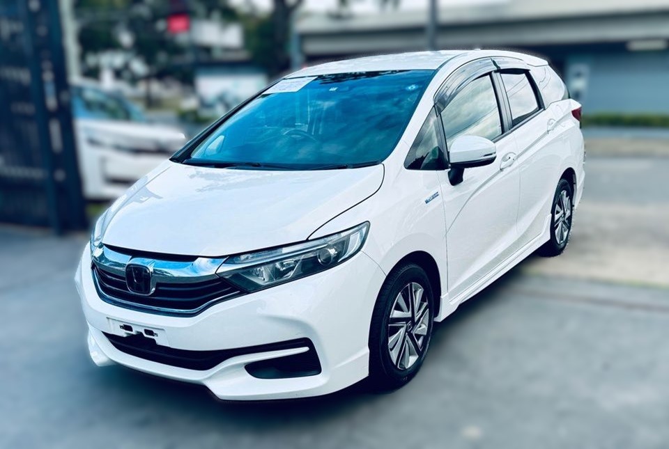honda-shuttle-white-hybrid