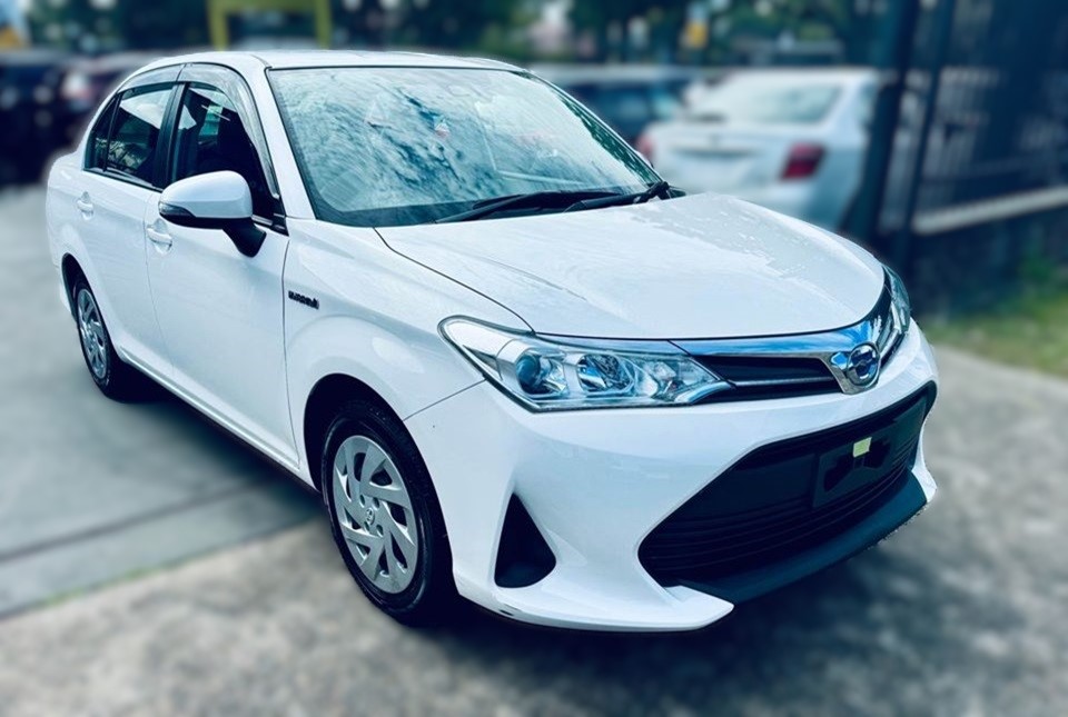 toyota-axio-white-2018-1