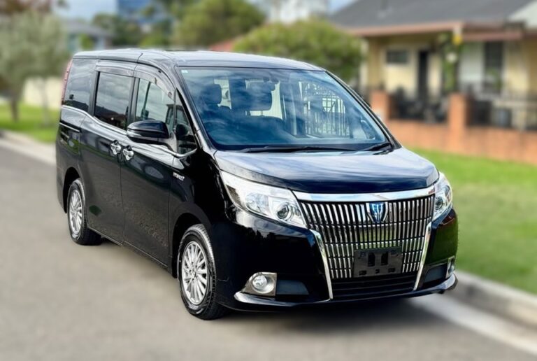 2015-toyota-esquire-hybrid