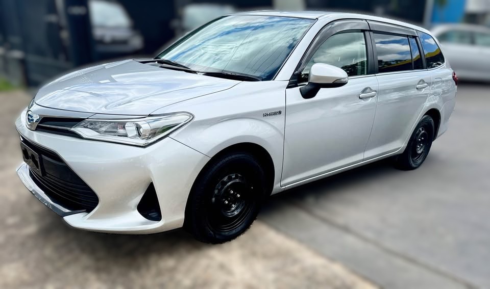 2018-toyota-fielder-hybrid-1