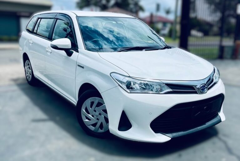 2019-toyota-fielder-hybrid-white