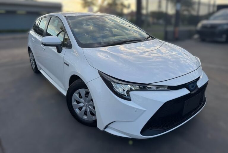 2019-toyota-touring-hybrid1