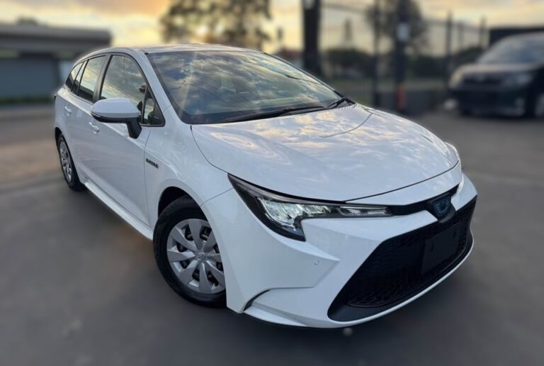 2019-toyota-touring-hybrid3