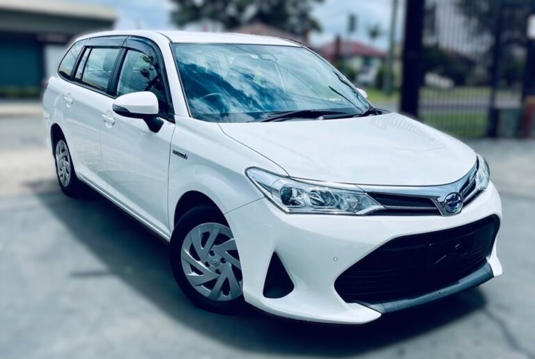 2019-toyota-fielder-white1