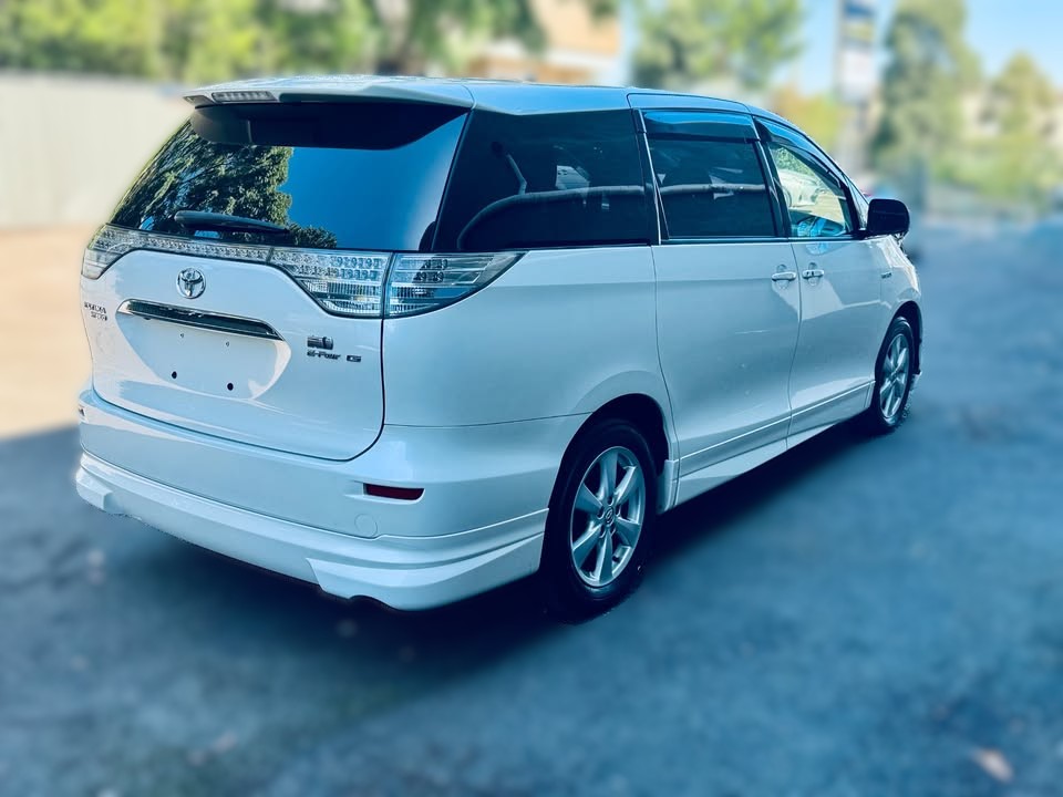 2007-toyota-estima-hybrid-2