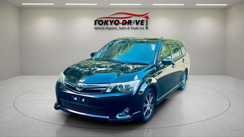 2013-toyota-corolla-fielder-wxb1-1