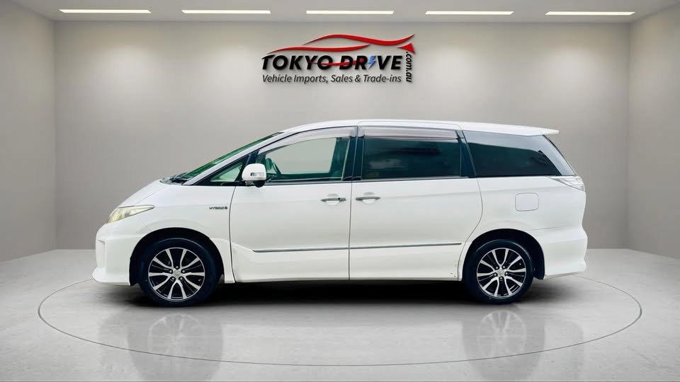 2013-toyota-estima-aeras1-1