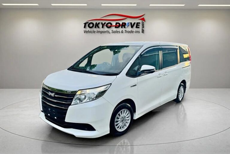 2016-toyota-noah-hybrid