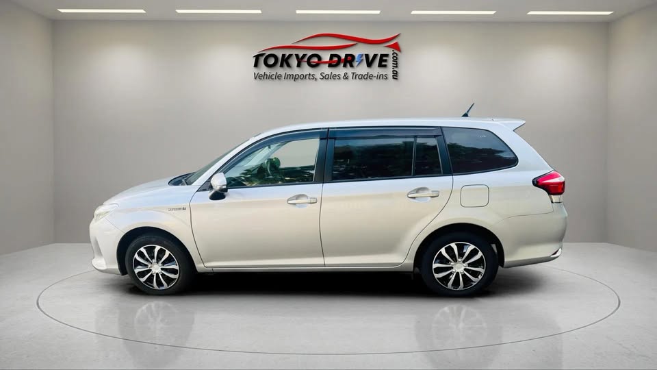 2019-toyota-fielder-hybrid2-2