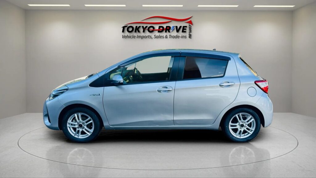 t0065-2017-toyota-vitz-hybrid-2
