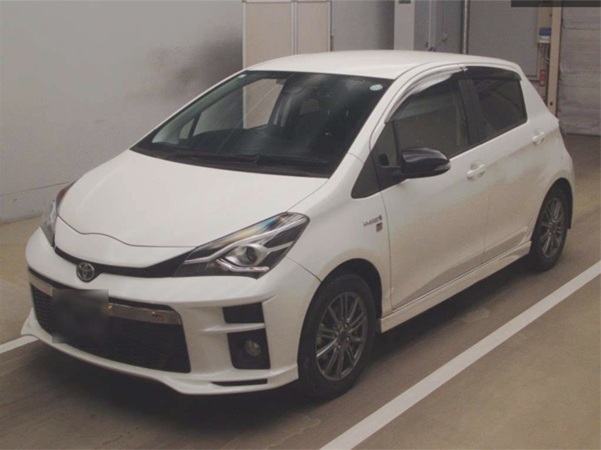 t0081-vitz-gr-sports-2019