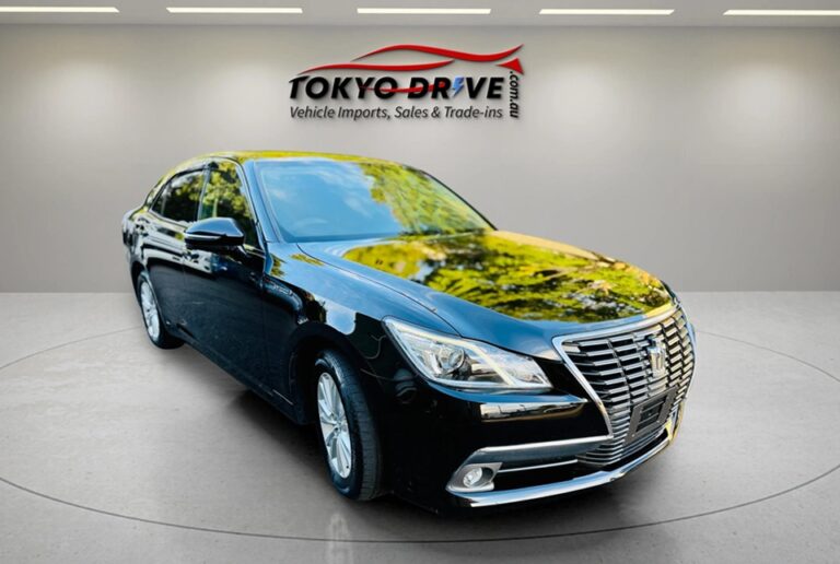 T0078-2014-toyota-crown-hybrid