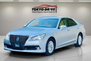 T0079-2014-toyota-crown-hybrid