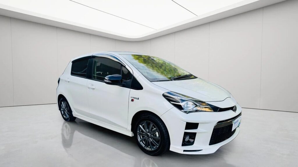 T0081-2019-vitz-gr-sports-hybrid-2