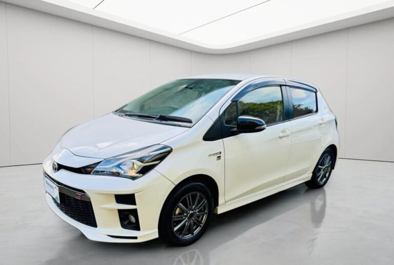T0081-2019-vitz-gr-sports-hybrid