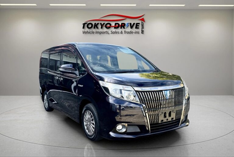 T0064-2017-toyota-esquire-hybrid