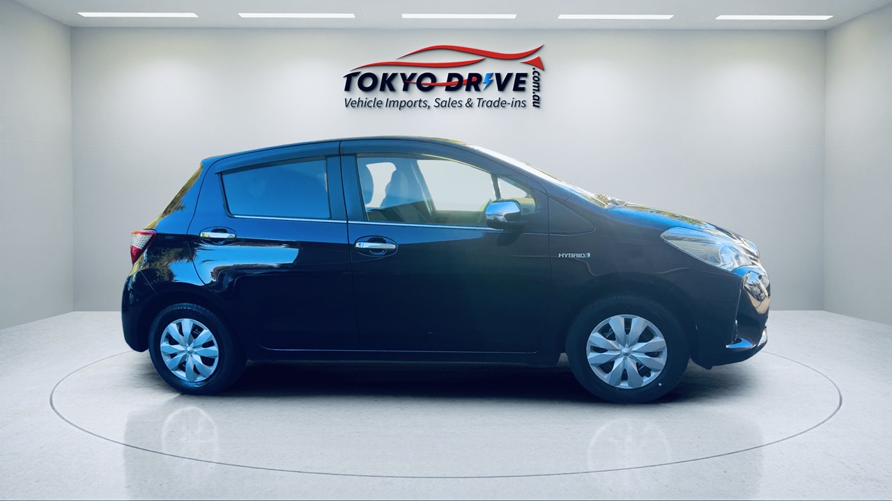 T0088-2018-toyota-vitz-jewela-hybrid-1
