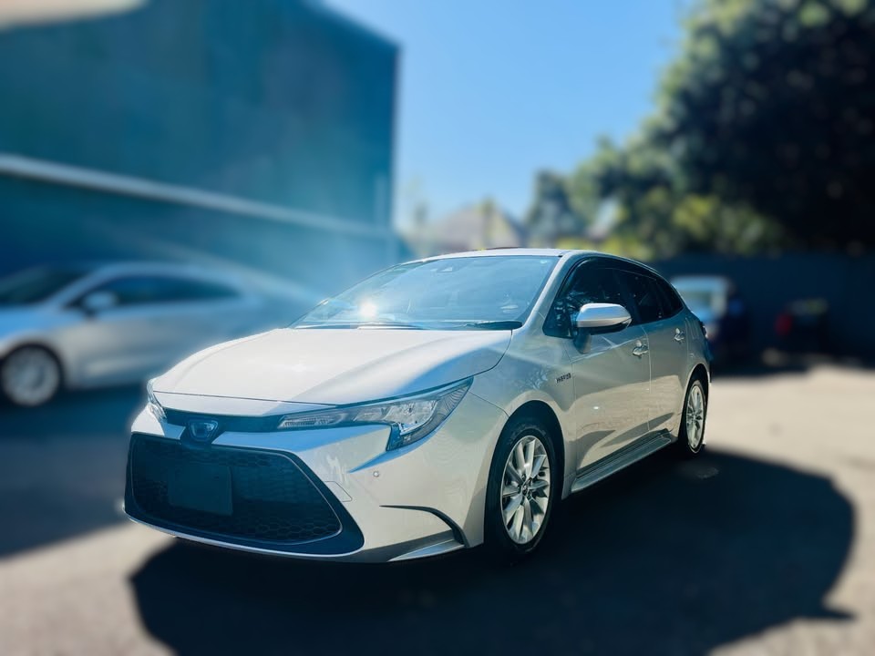 T0094-2020-toyota-corolla-touring-4wd-hybrid-2