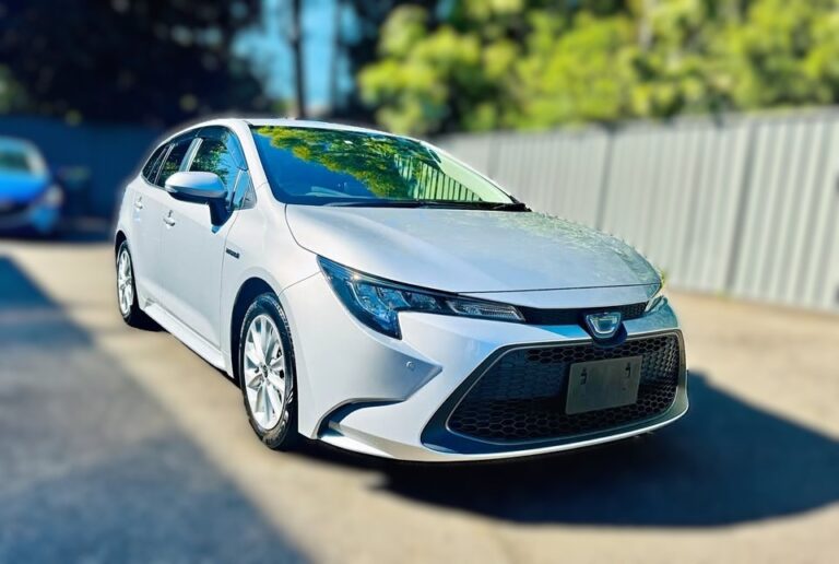 T0094-2020-toyota-corolla-touring-4wd-hybrid