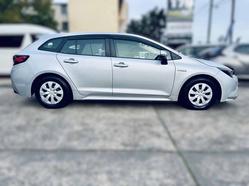 T102-2020-toyota-touring-hybrid-1