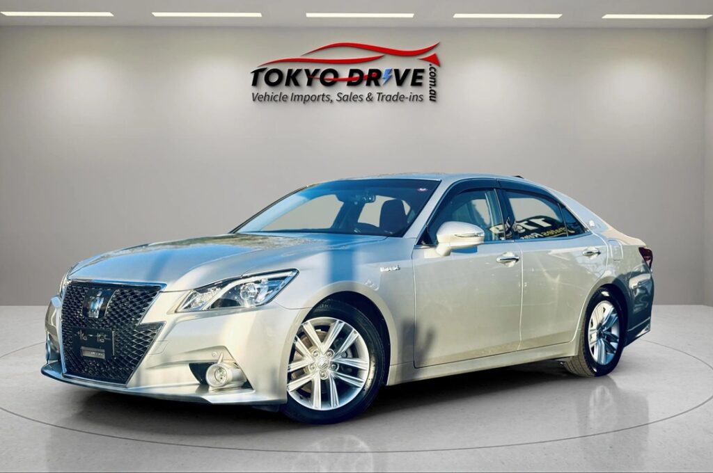 T114-2014-toyota-crown-athlete-2