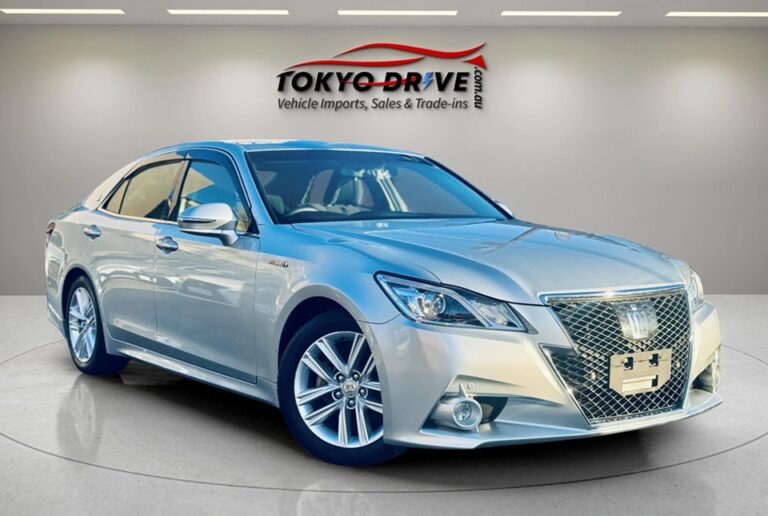 T114-2014-toyota-crown-athlete