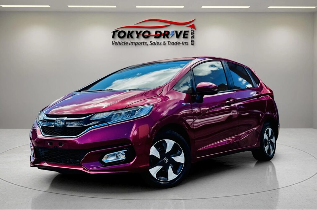 T117-2017-honda-fit-hybrid-2