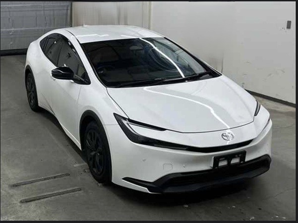 T133-2023-toyoa-prius-hybrid