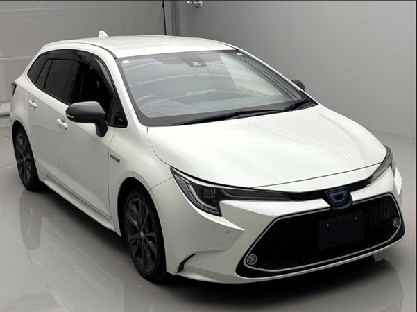 T138-2019-toyota-corolla-touring-hybrid