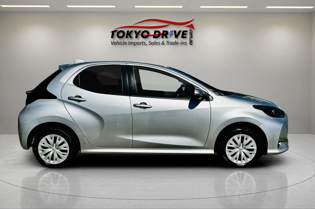 T119-2022-toyota-yaris-hybrid-1
