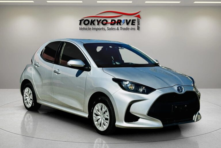 T119-2022-toyota-yaris-hybrid