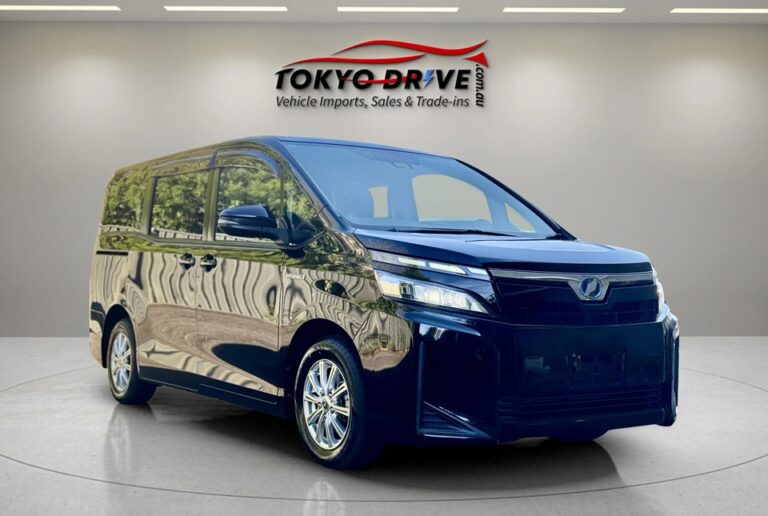 T125-2018-toyota-voxy-hybrid-x