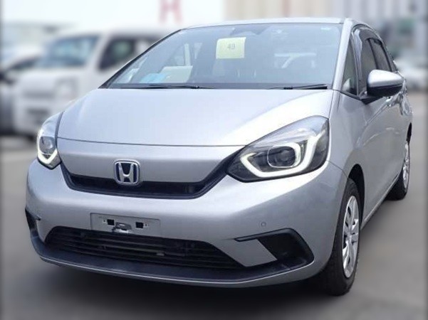 T143-2020-honda-fit-hybrid