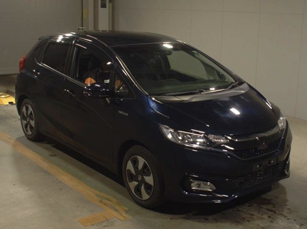 T150-2018-honda-fit-hybrid