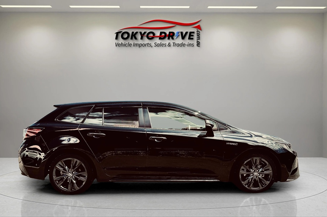 T130-2020-toyota-corolla-touring-wxb-hybrid-1