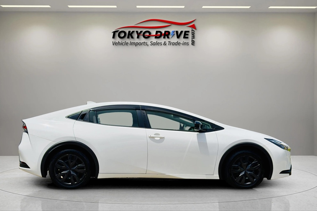 T132-2023-toyota-prius-x-hybrid-1